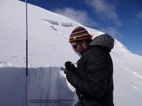 profilo del manto nevoso Val Vermenagna Cima del Lago dell'oro profilo stratigrafico
