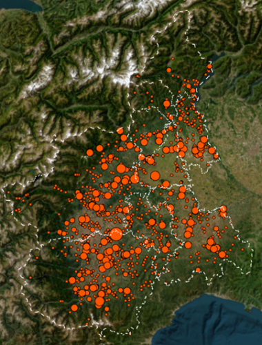 Figura 1.	Ubicazione dei nuovi consumi per l’anno 2024 tematizzati per ettari d’intervento. Dall’immagine appaiono evidenti gli hot spot della pianura cuneese, i grossi interventi attorno all’area urbana di Torino, nel vercellese, lungo la direttrice del Terzo Valico nell’alessandrino. Si coglie anche il carattere diffuso ed endemico dei piccoli consumi. Fonte: SNPA. Immagine di sfondo: World Imagery (Esri, Maxar, Earthstar Geographics, and the GIS User Community)