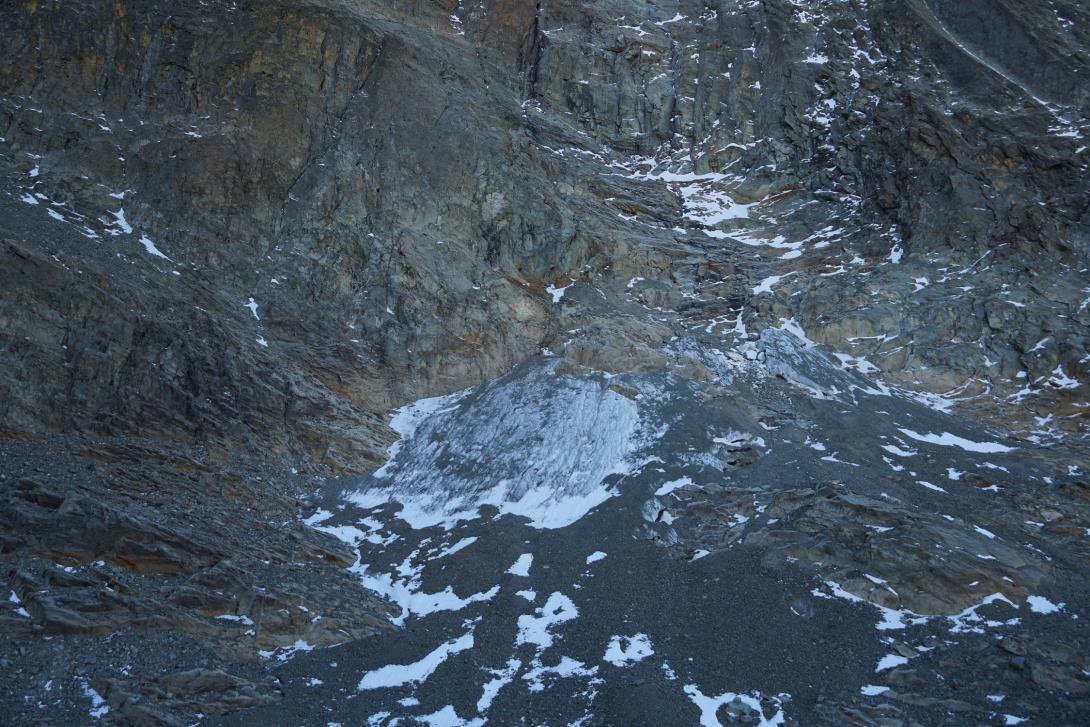 Ghiacciaio Vallanta Basso osservabile direttamente dal sentiero di salita alle Cadreghe di Viso (4 ottobre 2022)