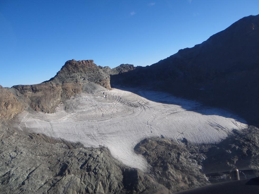 Il Ghiacciaio della Ciamarella sulla destra dall’Uja di Ciamarella