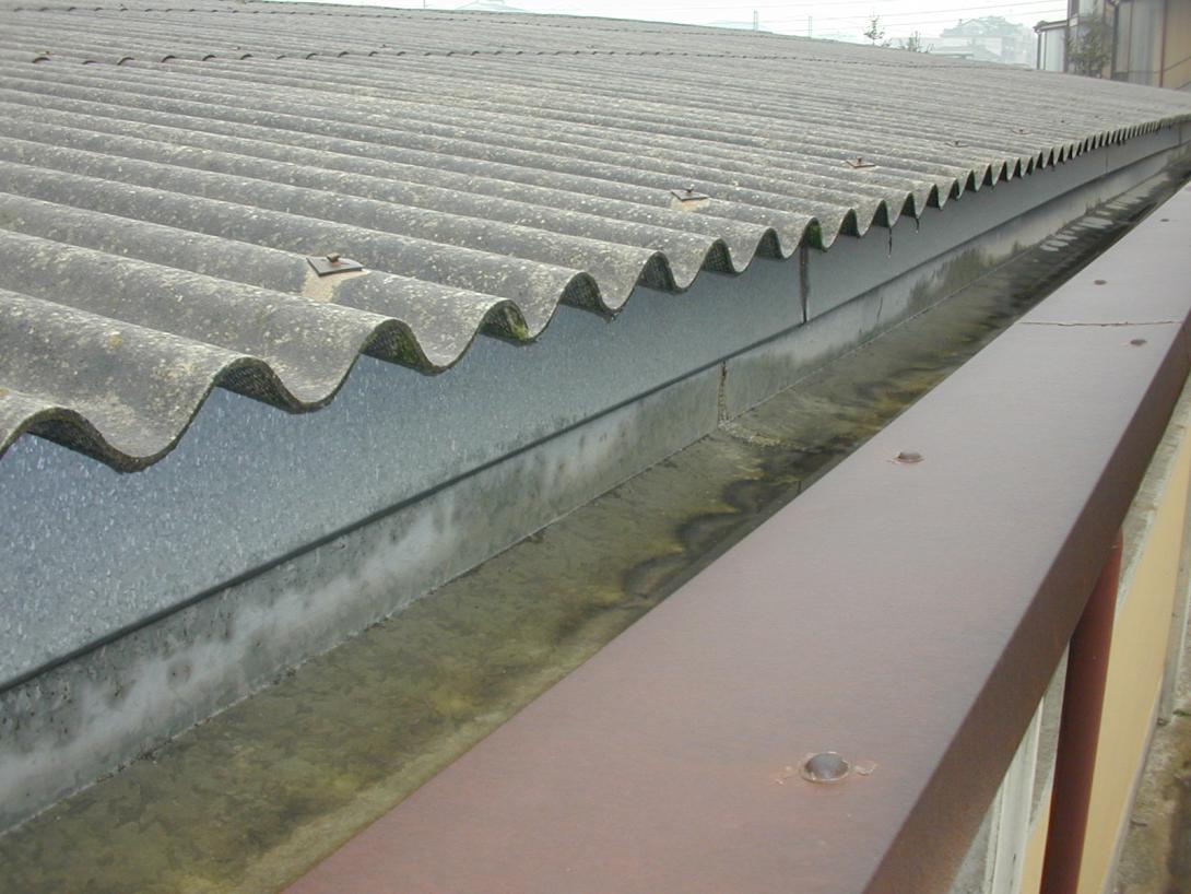 Copertura in cemento-amianto in buono stato